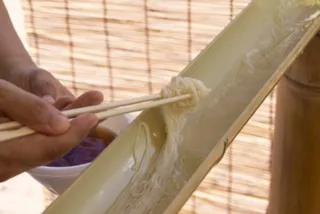 涼を感じる 流しそうめん体験