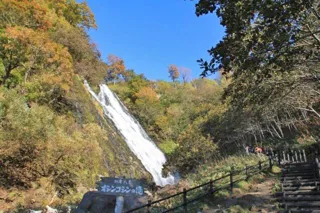 【紅葉・見ごろ】オシンコシンの滝