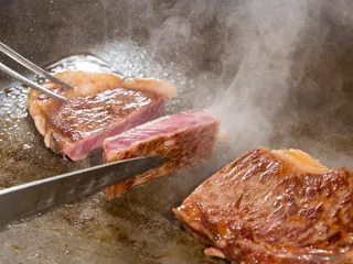 All-you-can-eat Sirloin Steak & Hawaiian Food Lunch Buffet