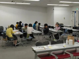 外国ルーツの子どもたちの学びを支援する　ボランティア入門講座