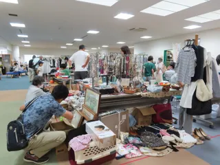 ファミリーフリーマーケット