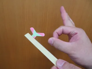 もどってくるかな？ミニブーメランをつくろう