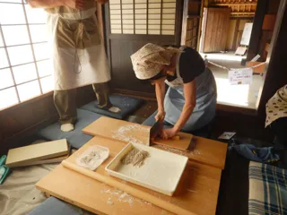 国営昭和記念公園　こもれびの里「大人のための初めてのそば作り」