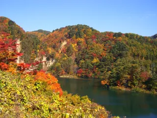【紅葉・見ごろ】綱取断層・和賀の松島周辺