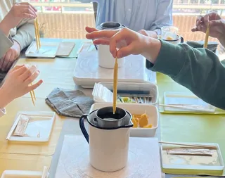 広島産蜜蝋を使ってテーパーキャンドルを作ろう！
