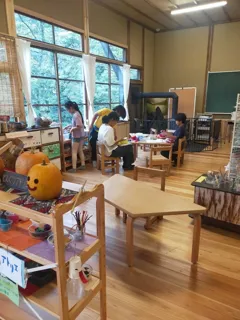 廃材や身近な素材で自由に工作！里山アトリエ