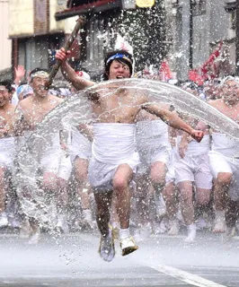 一関市・大東大原水かけ祭り