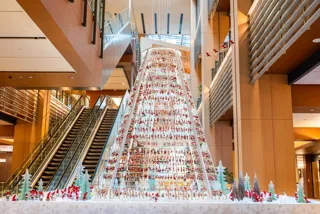 「MIDTOWN CHRISTMAS 2025」サンタツリー