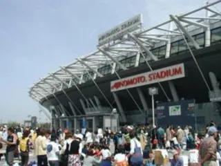 調布「味の素スタジアムBIGフリーマーケット」（1月）