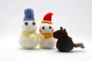 羊毛フェルトでゆきだるま