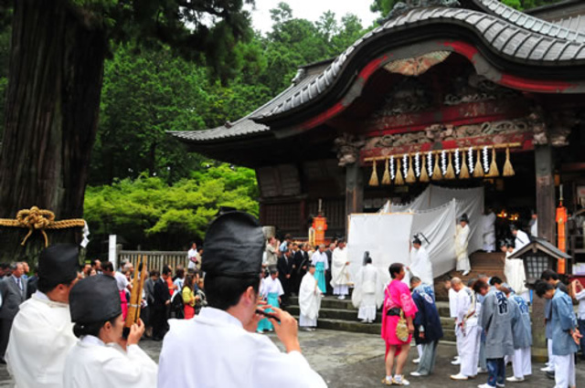 吉田の火祭り（鎮火祭）すすき祭り