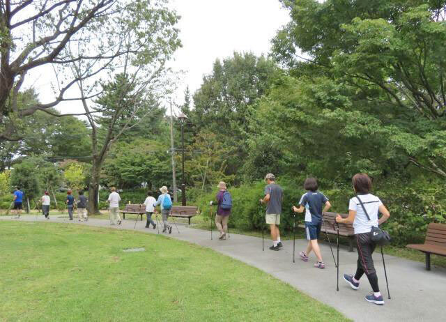 Tokyo Metropolitan Rokusen Park 'Beginner's Nordic Walking Class' (April)