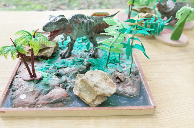 Summer Limited Wood Craft Dinosaur Diorama Making