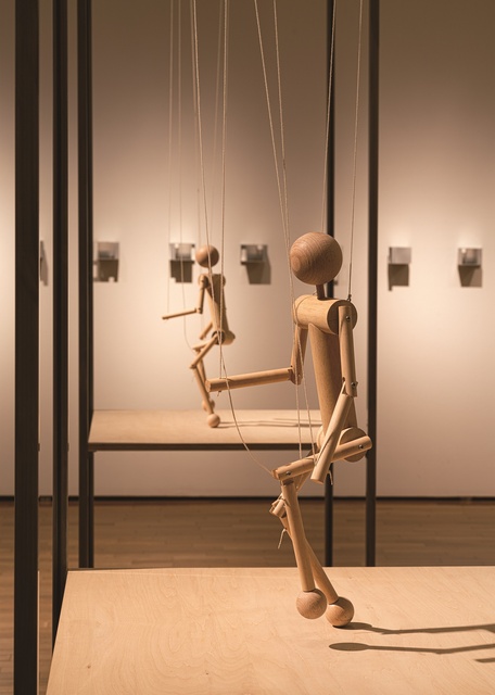 Kenichi Kanazawa: Marionette on the Extension Line 3 - Between People