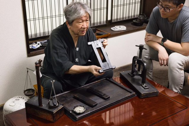 The Essence of Nara Ink Felt with Five Senses - Ink Experience at a Historic Workshop