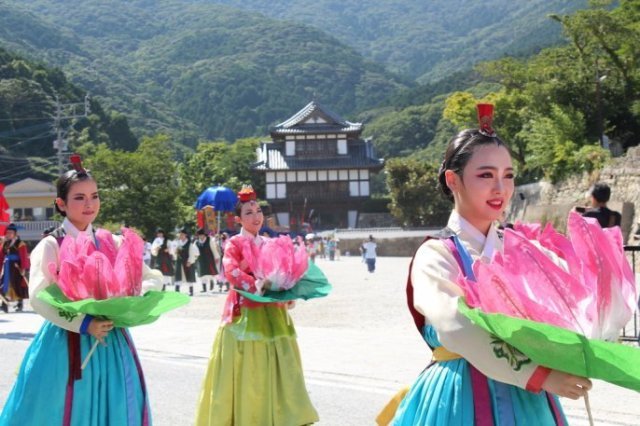 Tsushima Gyunbaku Port Festival