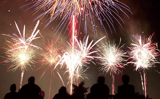 Shibetsu Teshio River Festival Fireworks