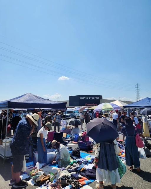 Izumiya Shopping Center Koryo Free Market (August)