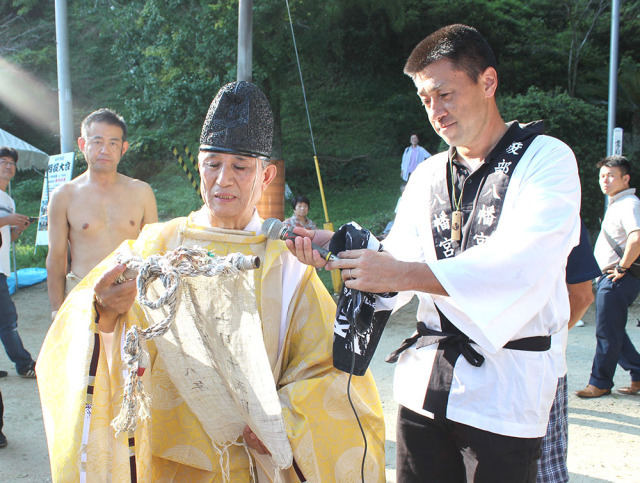 Ayabe Hachiman Shrine Flag Ceremony