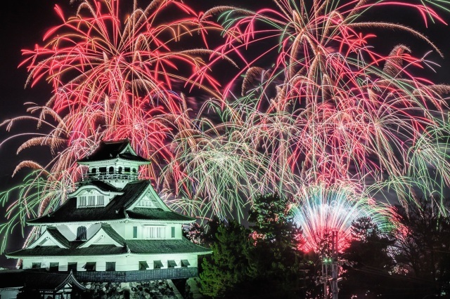 Nagasaki & Kitabiwa Lake Grand Fireworks Festival - Nagasaki Edition -