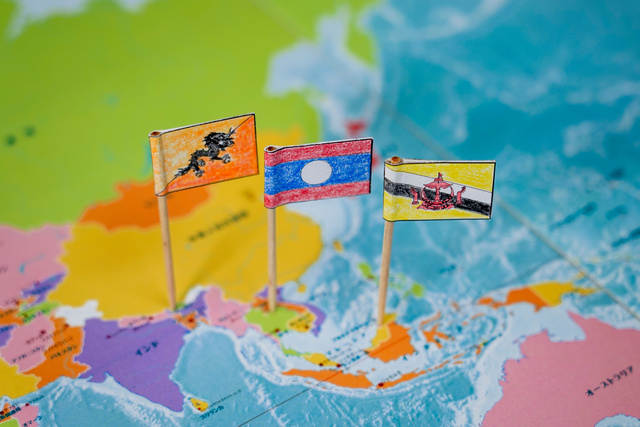 Geography Map Classroom 'Let's stick handmade flags on the world map!'