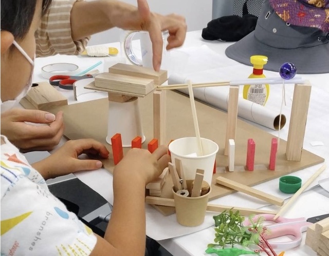 夏休みワークショップ「ピタゴラ装置を作ろう」