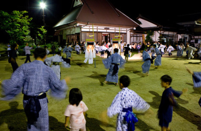 Ayawata Night Nenbutsu and Bon Dance