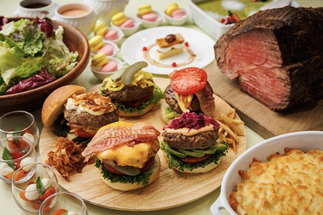 Build Your Own Burger! ~ BUNS de BON Voyage Buffet