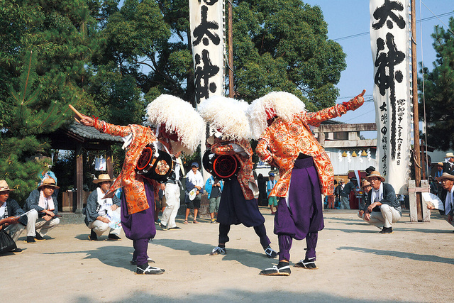 御馬祭礼　笹踊り・七福神踊り