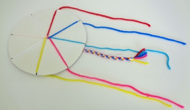 Fun Craft Studio 'Let's Make a Friendship Bracelet!'