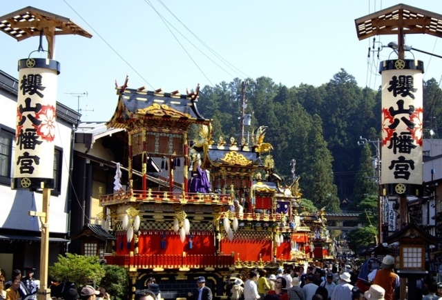秋の高山祭(八幡祭)