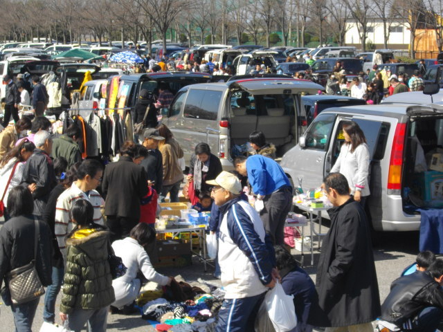 越谷しらこばと水上公園 フリーマーケット(10月)