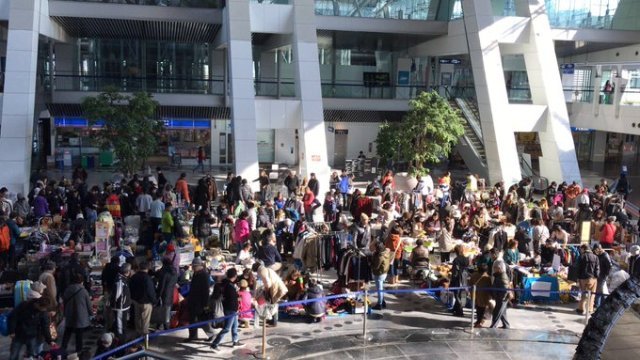 さきしまコスモタワーチャリティフリマ(12月)