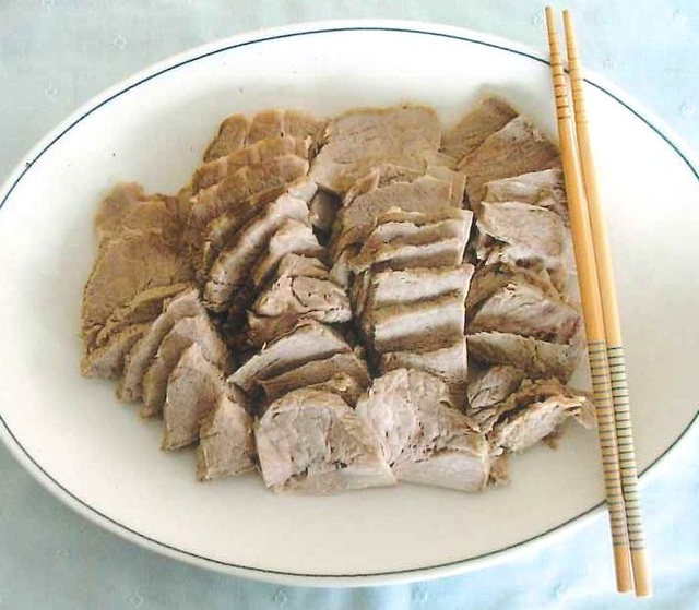 林賢宜さんの韓国料理教室 湯で豚肉ポサムを作ろう
