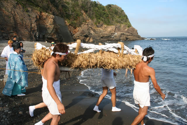 波切神社わらじ祭り