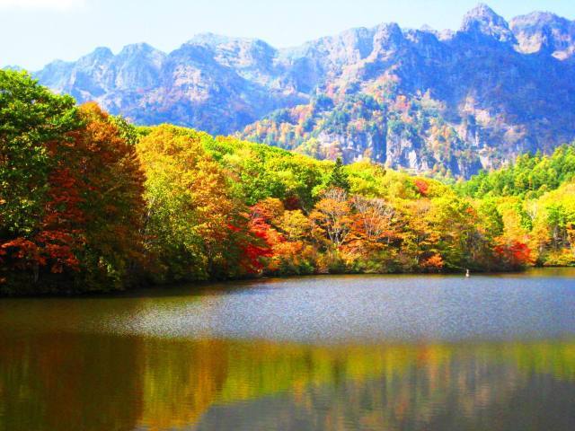 【紅葉・見ごろ】戸隠 鏡池
