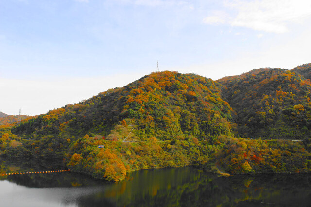 【紅葉・見ごろ】大長見ダム（紅葉湖）