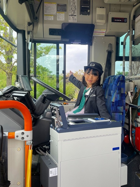 Hanaマルシェタイアップイベントちびっこバス運転士体験