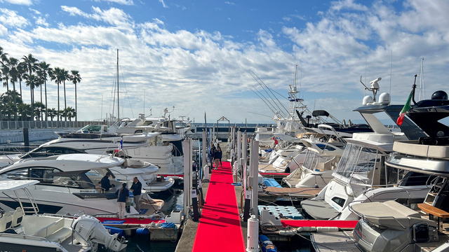 RIVIERA Premium SHOWCASE