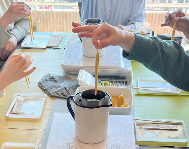 広島産蜜蝋を使ってテーパーキャンドルを作ろう！