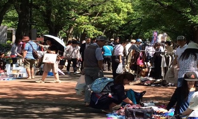 府中の森公園フリーマーケット（11月）
