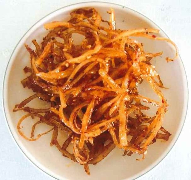 林賢宜さんの韓国料理教室　裂きイカの和え物を作ろう