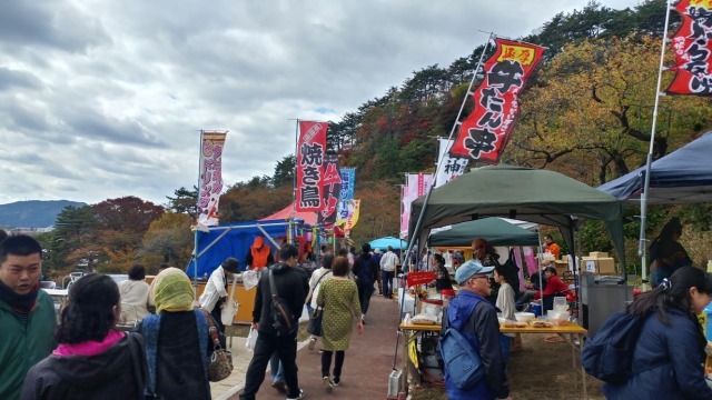 きみまち阪紅葉まつり　屋台イベント