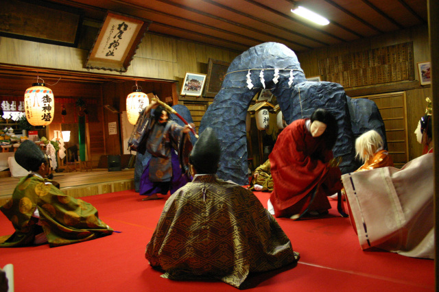天の岩戸神楽