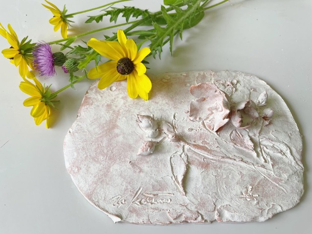 日展作家が教えるアート教室「草花や木の実をモチーフにレリーフ作品を作る」