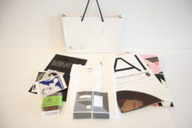 開館5周年プレゼント企画「オリジナルグッズ福袋プレゼント」