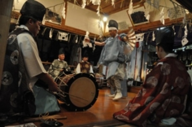 保呂羽山の霜月神楽